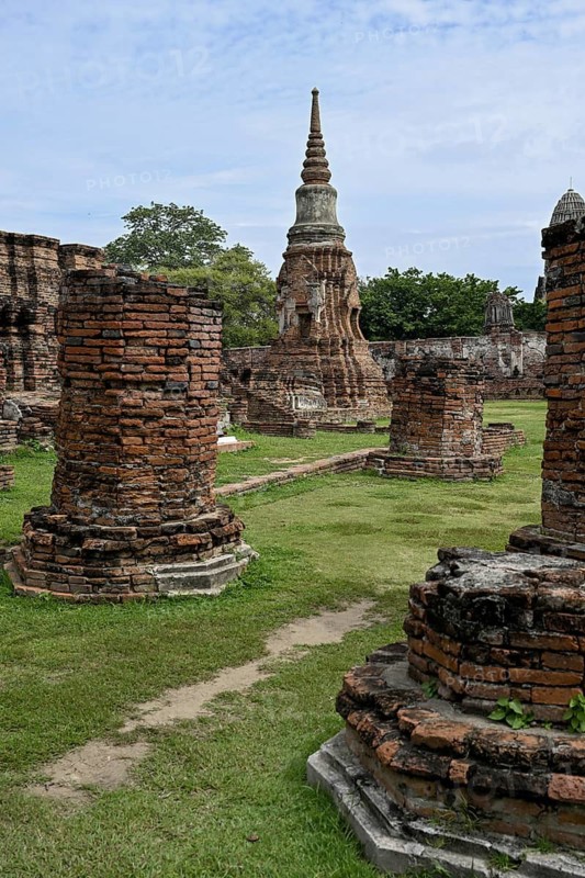 Temple ruins at Wat Mahathat, Temple of the Great and Holy Relic, Ayutthaya, Ayutthaya Province, Thailand