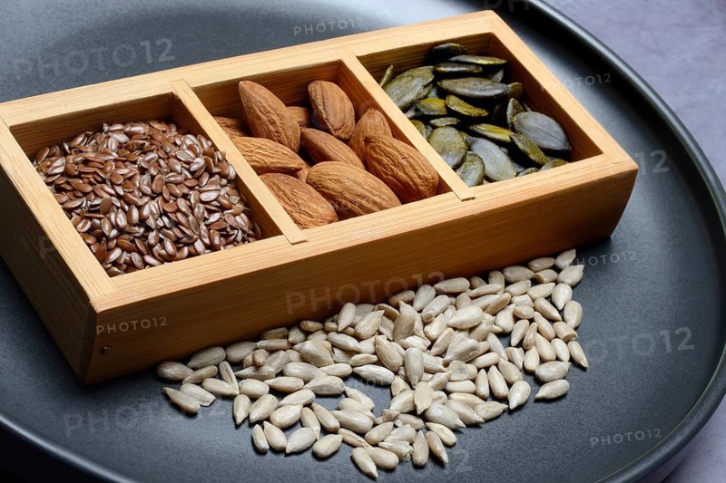 Kernels, mix of almond kernels, sunflower seeds, linseeds and pumpkin seeds
