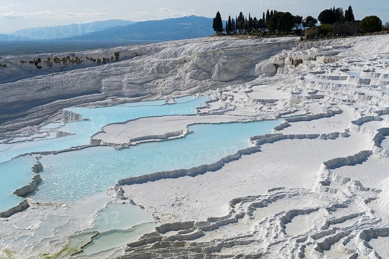 Pamukkale white limestone formations and turquoise water basins, sinter terraces, chalk sinter terraces, travertine terraces, Pamukkale, Denizli, UNESCO World Heritage Site, Anatolia, Turkey
