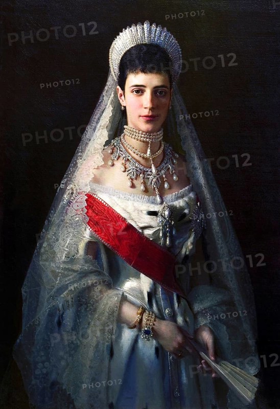 Maria Fyodorovna (1847-1928), 1880, oil on canvas. Ivan Kramskoi (1837-1887), Russian painter. Formerly Princess Dagmar of Denmark, as woman of Alexander III, Tsarina of Russia 1881-1894. Jewels Diamond Pearl Sapphire