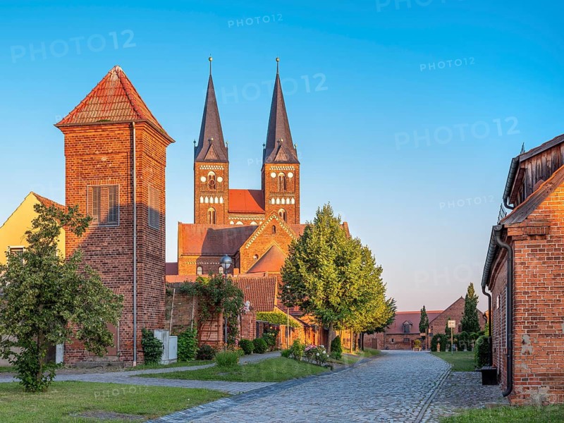 The monastery church of Jerichow Monastery, the cradle of North German brick architecture, the oldest brick church in Northern Germany, Brick Romanesque, Jerichow, Altmark, Saxony-Anhalt, Germany