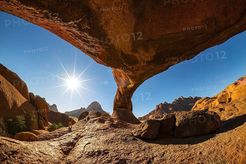 Bogenfels mit Spitzkoppe, Spitzkoppe area, Damaraland, Namibia