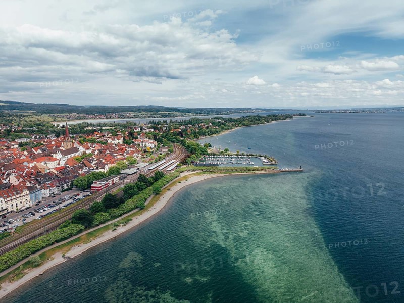 Aerial view of the town of Radolfzell am Lake Constance with the Wäschbruck boat port and pier, Konstanz district, Baden-Württemberg, Germany