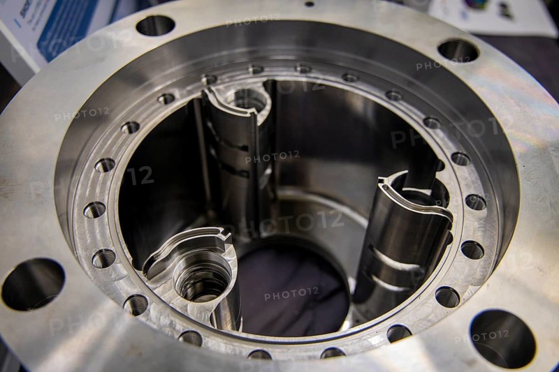 Saxony's Minister of Economic Affairs Panter visited four companies in the Saxon security and defense industry. The machining specialist (85 employees) produces precision components for customers in the aviation, aerospace and defense industries as well as related industries. These include thin-walled structural components made of aluminum, titanium and stainless steel as well as special parts for military applications or for research and development. Parts for the new Main Battle Tank, which will be used throughout NATO. International research project funded by the EU. EDF project (EDF-2023-LS-DA-SME project: 101168091), Wilsdruff, Saxony, Germany