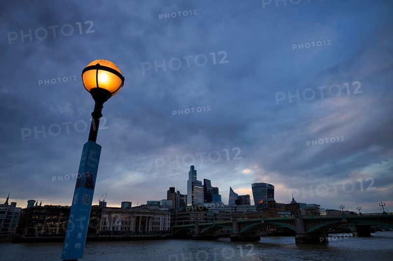 Glowing lantern in front of the river Thames, skyline, financial district, financial district, financial district, skyscraper walkie talkie, The City of London, evening mood, London, England, Great Britain, Great Britain
