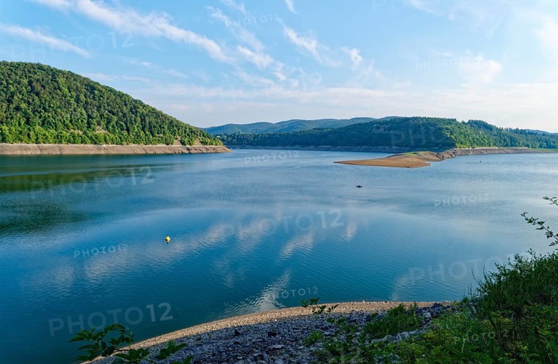 The Edersee, Eder Reservoir, in the Kellerwald-Edersee nature park Park in northern Hesse. Waldeck, Hesse, Germany