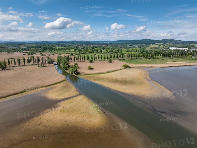 Aerial view of western Lake Constance with the Radolfzell Aachen estuary and the Mooser Damm, Radolfzell, Konstanz district, Baden-Württemberg, Germany