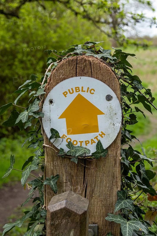 Road sign, public footpath, Alveston, England, Great Britain