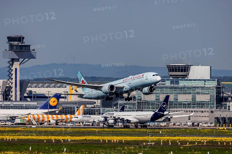 Plane taking off from Fraport Airport in Frankfurt. FRA, EDDF. Aircraft registration number: C-FNOH, AIR CANADA, BOEING 787-9 DREAMLINER. Frankfurt am Main, Hesse, Germany