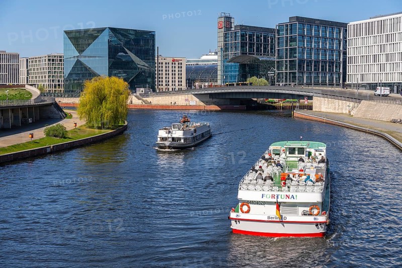 Tourist attraction, sightseeing boats on the Spree between the main train station and the government district, Berlin, Germany