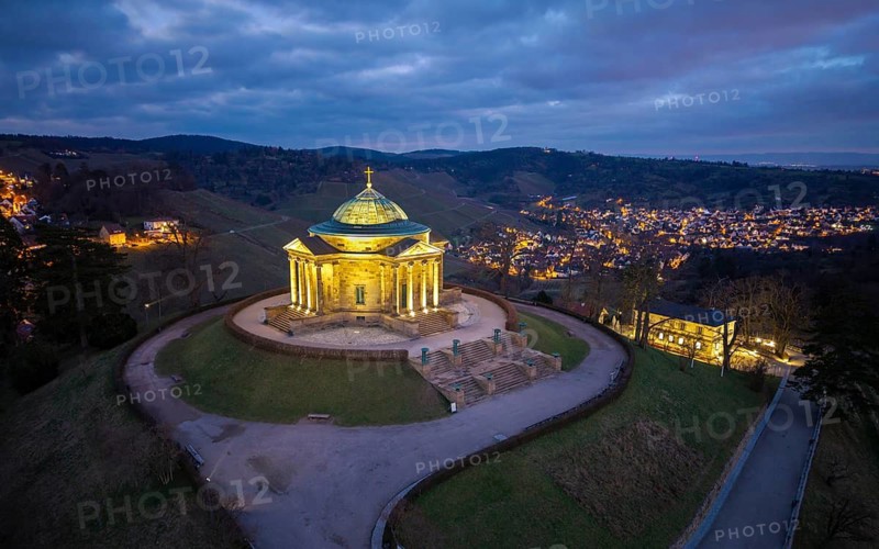 Burial chapel on the Württemberg at dusk in a rural hilly landscape, illuminated, Stuttgart-Rotenberg, Baden-Württemberg, Germany