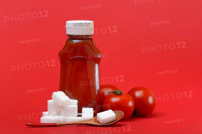 Ketchup, ketchup bottle with sugar cube