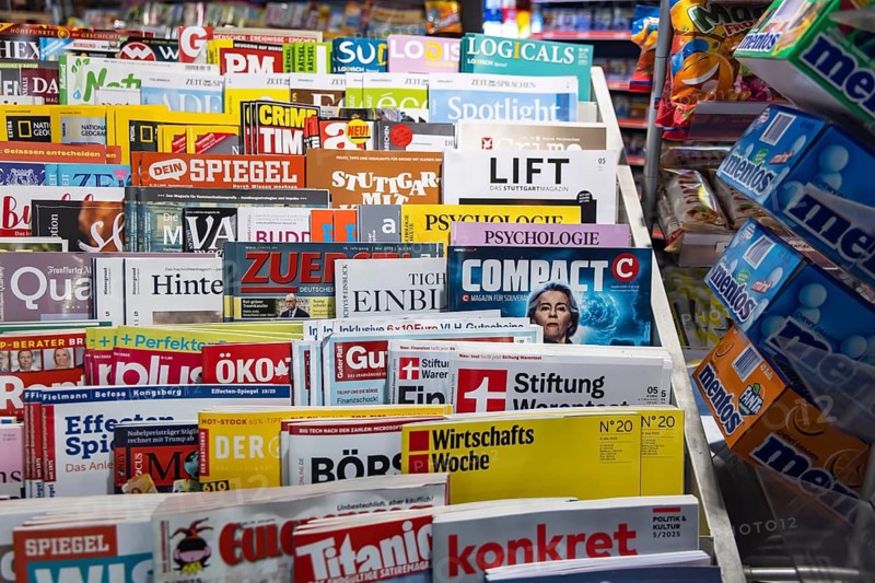 Compact, far-right German political monthly magazine. Point of sale in a railway station kiosk in Stuttgart, Baden-Württemberg, Germany