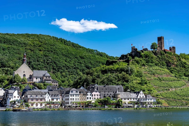 The town of Beilstein, on the Moselle, ruins of Metternich Castle, Verbandsgemeinde Cochem, in the district of Cochem-Zell, Rhineland-Palatinate, Germany