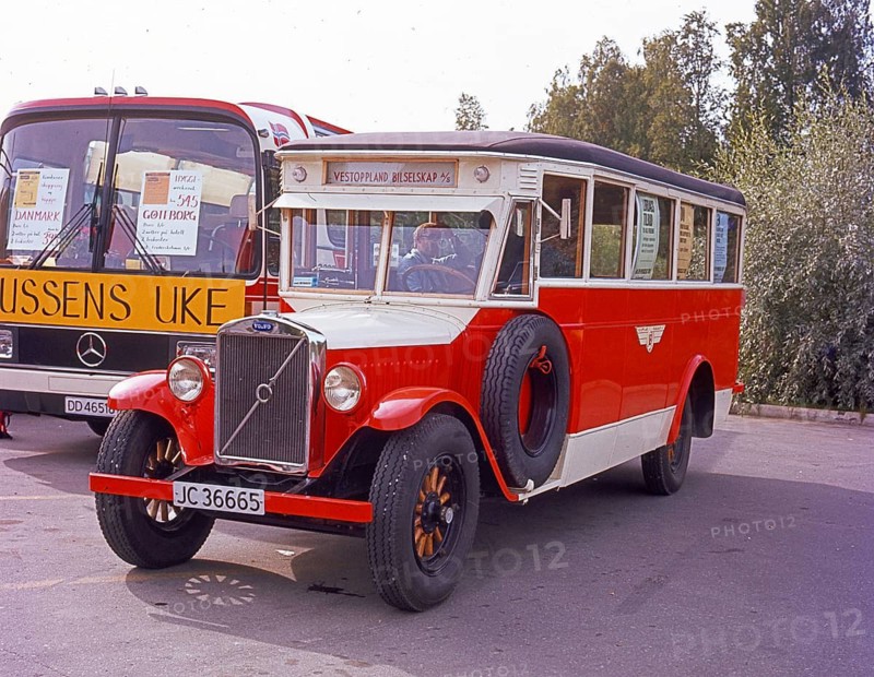 Veteran and oldtimer Volvo bus LV4 built in 1929 and in service in Gjövik, Norway. Scanned 6x6 slide