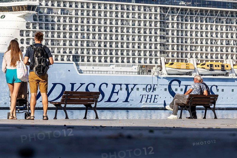 Odyssey of the Seas, cruise ship of the shipping company Royal Caribbean International, LÜA 347 metres is located in the cruise port of Kusadasi. Detailed view of the cabins, balconies and windows, Kusadasi, Kusadasi, Aydin Province, Aegean Region, Turkey