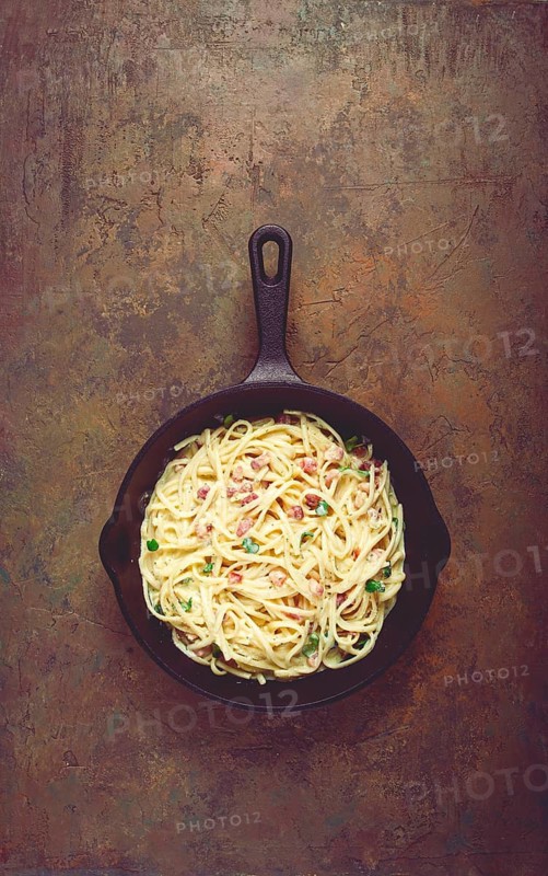 Spaghetti carbonara, spaghetti in cream sauce, with pancetta, homemade, no people