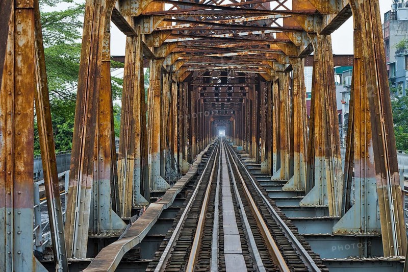 Long Bien railway bridge across the Red River, Hanoi, Ha Noi province, Vietnam