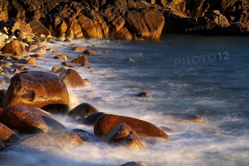 Stones, pebbles, pebbles, washed by water, waves, spray, motion effect, long exposure, evening light, Cot Valley Beach, Porth Nanven, also beach of dinosaur eggs, coast, St Just in Penwith, Cornwall, England, Great Britain, Great Britain