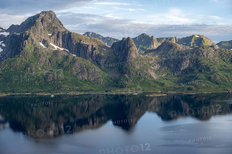 Mountain panorama, view of Raftsund fjord, mountains reflected in the water, view from the summit of Keiservarden or Digermulkollen, Vesterålen, Norway