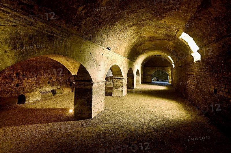 Cryptoportiques, Cryptoportiques du Forum, underground vaulted passage, Arles, southern France, France, UNESCO World Heritage Site