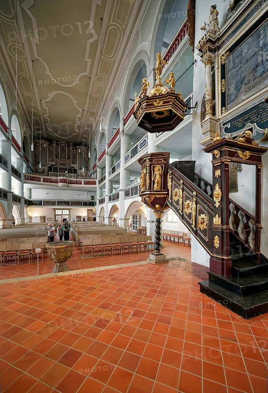 Altar and pulpit, Georgenkirche am Marktplatz, baptism church by Johann Sebastian Bach, interior photo, Eisenach, Thuringian Forest, Thuringia, Germany