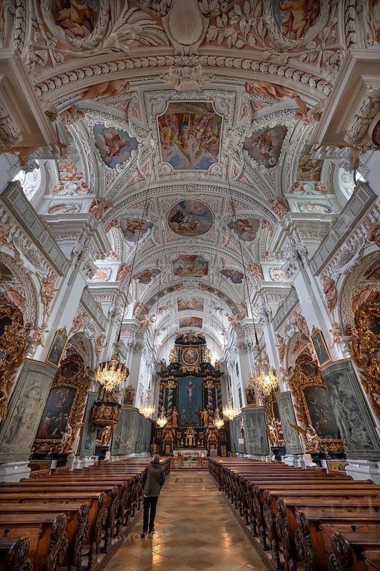 Interior of the parish church of the Assumption of Mary, on the left and right are fasting hangings on canvas painted on both sides in 1777 by Kremser Schmidt, the church is Baroque architecture of the 17th century, Garsten, Upper Austria