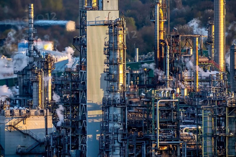 Ruhr Oel GmbH, BP Gelsenkirchen Refinery, in GE-Horst, production of products from mineral oil, Aral, gasoline, diesel, kerosene, Gelsenkirchen, North Rhine-Westphalia, Germany