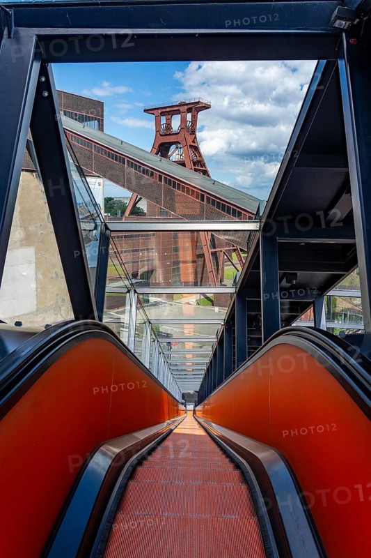 UNESCO World Heritage Zeche Zollverein, Doppelbock Conveyor Shaft XII, escalator to coal washing with the Ruhr Museum, Essen, North Rhine-Westphalia, Germany