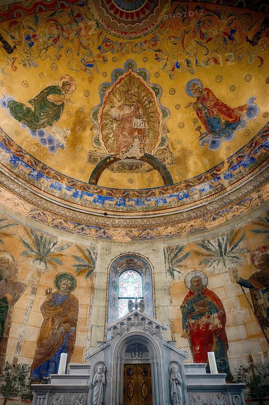 Interior view of choir room, ceiling fresco, altar, St. John's Church, also St. John's Church, Schwäbisch Gmünd, Baden-Württemberg, Germany
