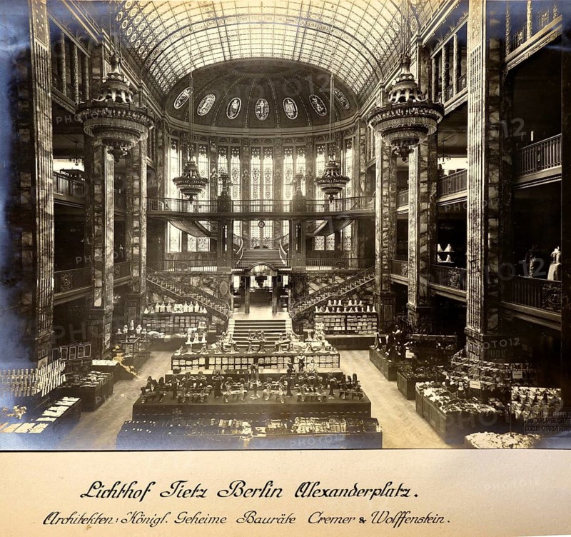 Tietz department store, Jewish, magnificent interior of a historic department store with richly decorated dome and galleries, architecture, Wilhelm Cremer, Arthur Wolffenstein, Alexanderplatz, Berlin, 1911, Emil Leitner, Aryanized in 1933