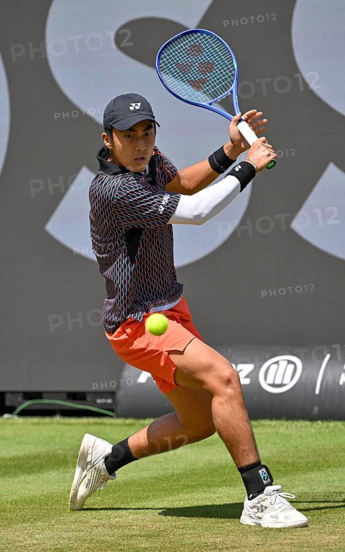 Rinky Hijikata (AUS) Action BOSS Open 2026, ATP 250 tennis, grass-court tournament, Stuttgart, Baden-Württemberg, Germany