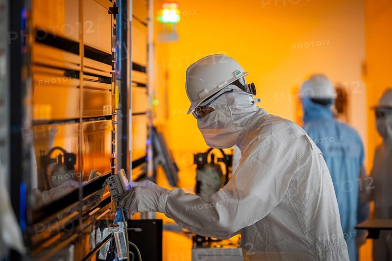 Clean room of Infineon Technologies AG's new Smart Power Fab in Dresden on June 10. The Smart Power Fab will be officially opened on July 2. With an investment volume of five billion euros, the new plant is the largest single investment in Infineon's history and one of the largest investment projects in Germany. Lithography system for 300 mm wafer production in Infineon Technologies AG's new Smart Power Fab in Dresden, Dresden, Saxony, Germany