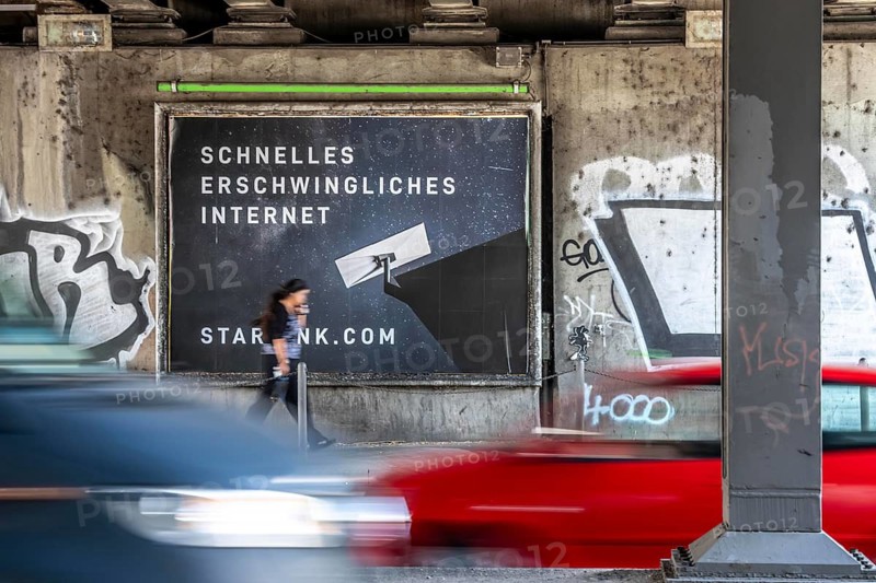 Advertising for fast Internet via Starlink, Internet access via a satellite network, from the US space company SpaceX, with high data speed, in Düsseldorf, North Rhine-Westphalia, Germany
