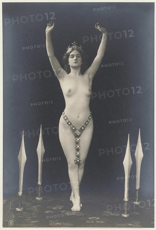Olga Desmond, 1890-1964, dancer, nude dancer, sword dance, expressive dance, beauty evening, winter garden, Berlin, New Photographic Society, Prussia's Naked Venus, photographed after life, photo Otto Skowranek, 1908
