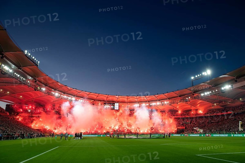 Bengalos, pyrotechnics, pyro, fireworks, Cannstatt curve, fan block, soccer Bundesliga, DFB-Pokal, MHPArena, MHP Arena Stuttgart, Baden-Württemberg, Germany