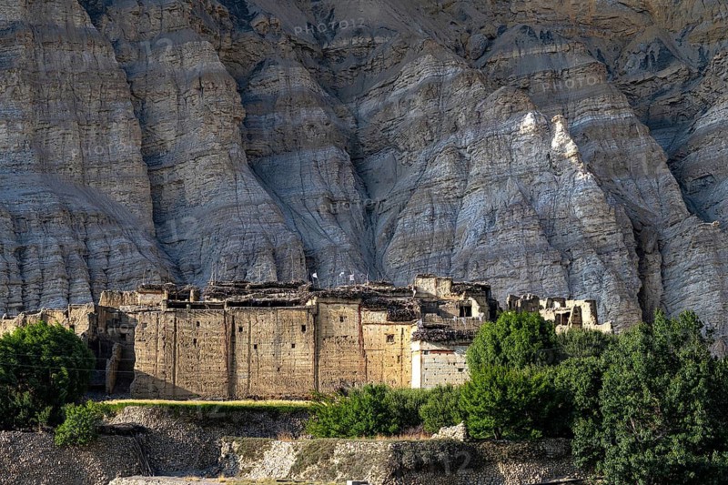 Settlement, small village, traditional clay houses near Chhusang in the Kali Gandaki river valley, Mustang, former kingdom, Himalayas, Nepal