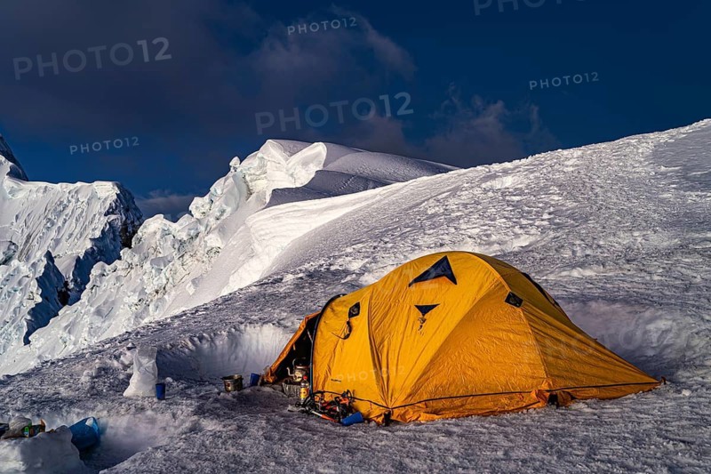Mountaineering tent in high camp, high camp, 5500 m on Alpamayo, Cordillera Blanca, Huascaran National Park, northern Peru, Peru, South America