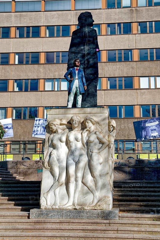 Klinger staircase with Leipzig Richard Wagner monument, bronze statue, figure of the young Richard Wagner, Klinger pedestal by Max Klinger, Goerdelerring, Leipzig, Saxony, Germany