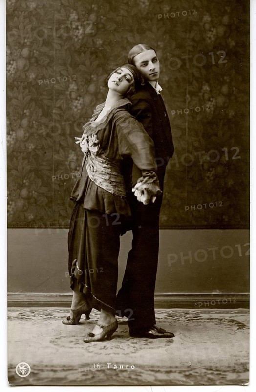 Tango, dance pose, twenties, relaxed tango dancing couple showing a calm, elegant pose in sepia, around 1920