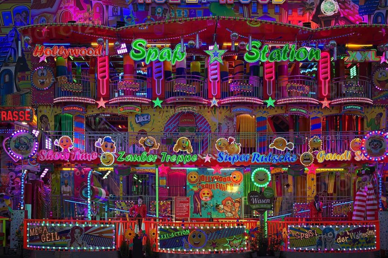 Event store, running shop, spring festival, Cannstattter Wasen, Volksfest, fairground, Stuttgart, Baden-Württemberg, Germany