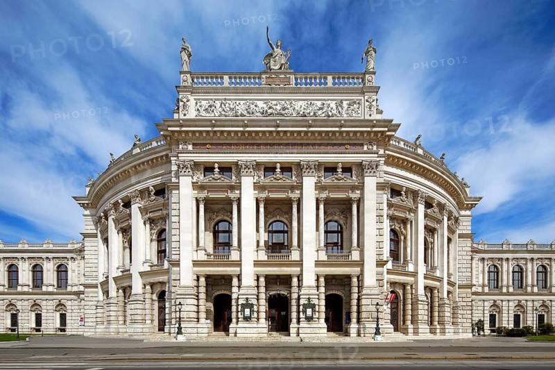 Burgtheater, portal, founded in 1748, the current building, neo-Renaissance, was built from 1874 to 1888 under Franz Joseph I by Gottfried Semper and Karl von Hasenauer as a Hofburgtheater, Universitätsring, 2, 1st district of Vienna, Innere Stadt, Vienna, Austria