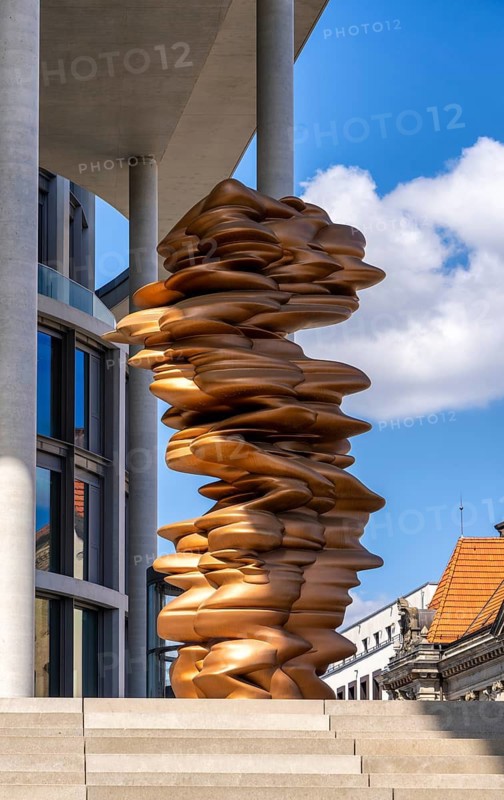 Bronze sculpture by Tony Craag at the entrance to the completed Elisabeth Lüders House on Luisentrasse corner Schiffbauerdamm in Berlin's Regeirungsviertel, Germany