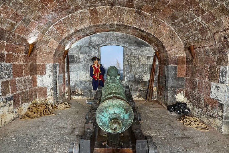 Museo militar, military museum, soldier standing next to a cannon in a historic fortress room, capital, Santa Cruz de Tenerife, Santa Cruz, Tenerife, Canary Islands, Spain