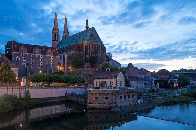 View of St. Peter's Church from the Old Town Bridge, Neisse in front, Görlitz, Upper Lusatia, Saxony, Germany