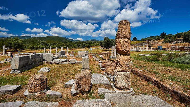 Archaeological site with various stones and ruins in rural surroundings, ancient site, archaeological site, Messene, Messini, Messinia, southwest of the Peloponnese, odyssey, Odyssey, Odysseus, Ulysses, film, filming location, Matt Damon, Peloponnese, peninsula, Greece