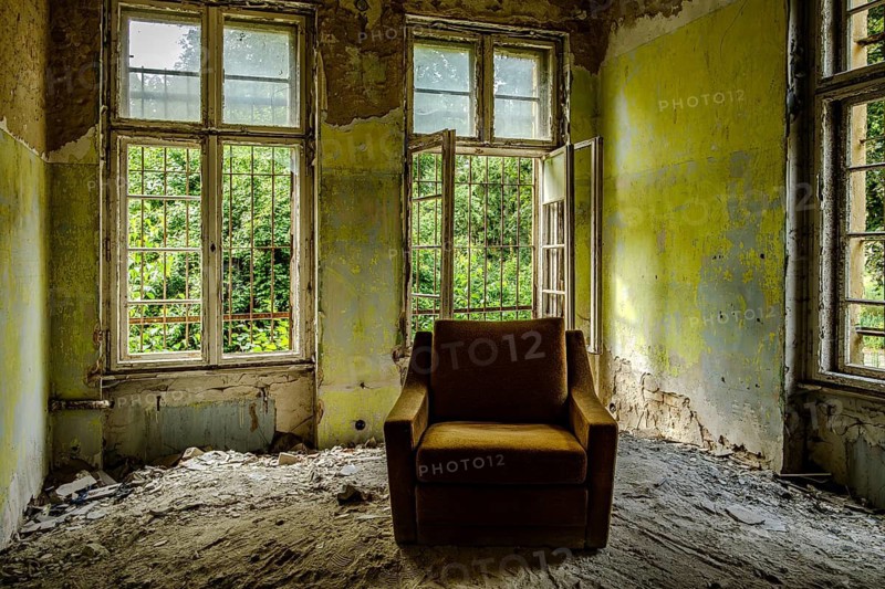 Morbid charm in the so-called armchair room, former lung hospital and lost place Heilstätte Grabowsee, Oranienburg, Brandenburg, Germany