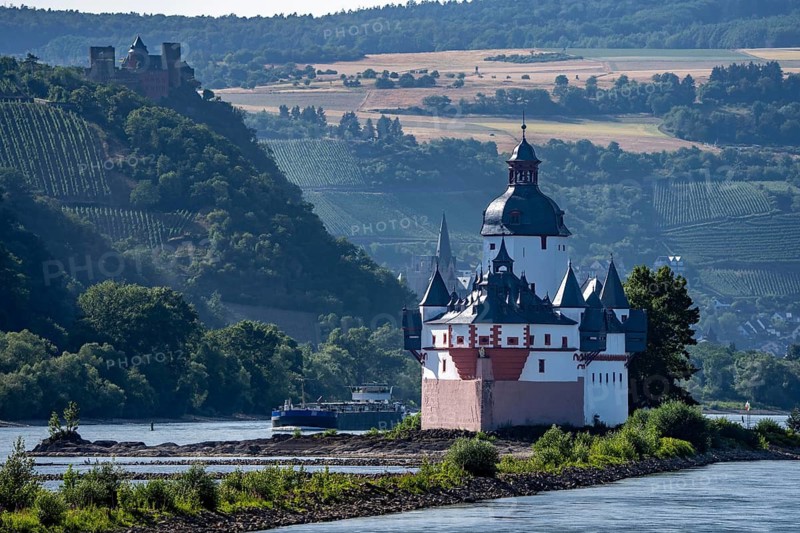 Pfalzgrafenstein Castle in the Rhine, near Kaub, Zollburg, in the Upper Middle Rhine Valley, Schönburg Castle in Oberwesel at the top left, cargo ship, tanker, Rhineland-Palatinate, Germany