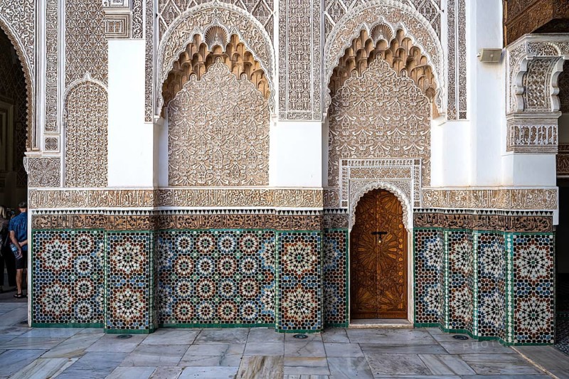Arab, Moorish architecture with tile mosaics, Koran verses and plaster stucco ornaments in a former city palace, Palais de la Bahia, Marrakech, Maghreb, Morocco, North Africa