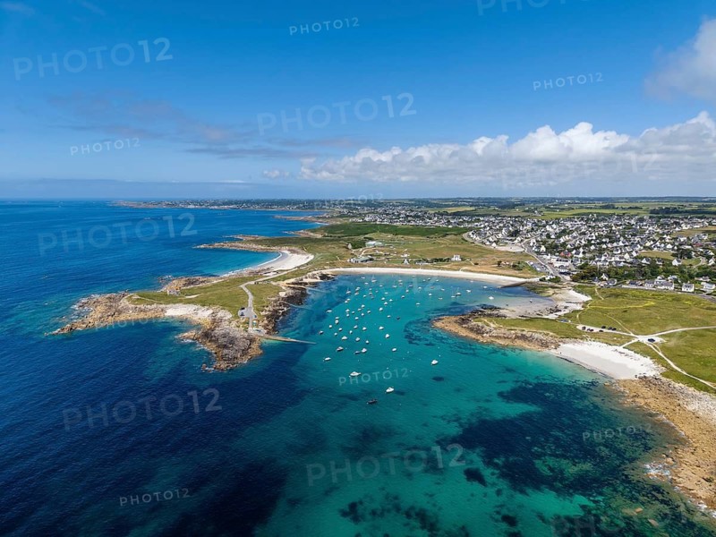 Aerial view of the sandy beaches Plage de Porspaul, center, Plage Porsguen left and Plage de Porsman right, Commune Lampaul-Plouarzel on the Breton coast, Finistère department, Brittany, France